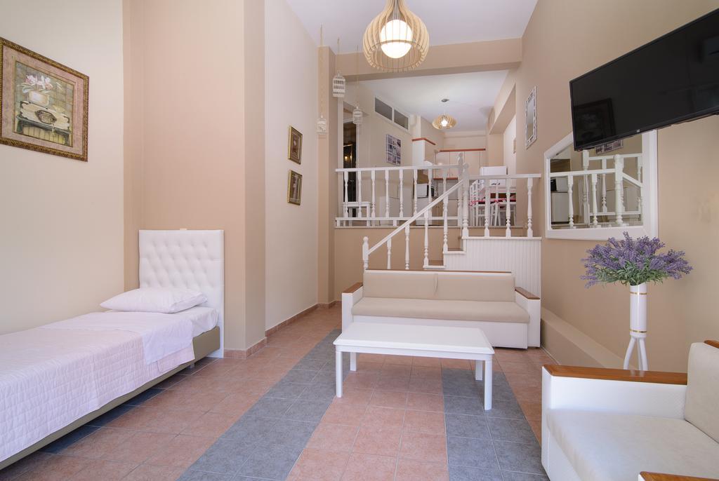 Family Inn Apartments&Suites Neos Marmaras Bagian luar foto